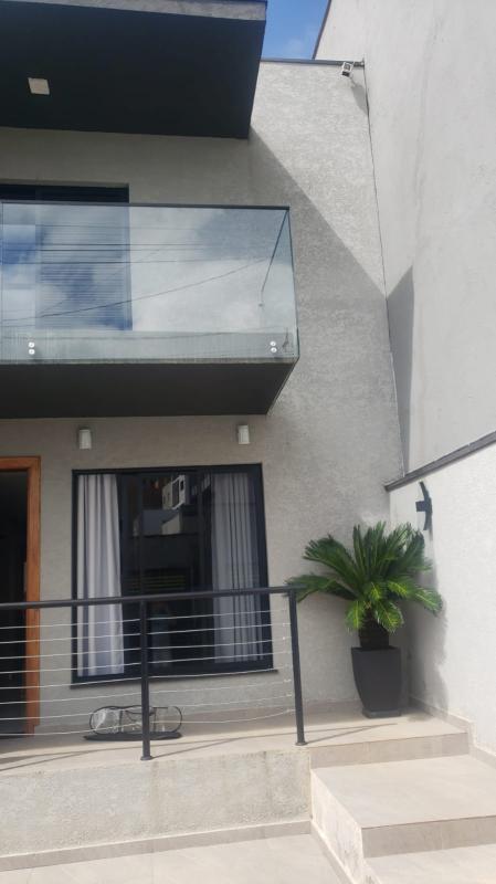 LINDO SOBRADO 3 DORM 4 BANHEIROS, 1 SUITE, AREA GOURMET COBERTA COM PISCINA